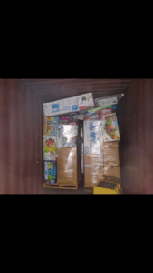 contenedor llena de cajas