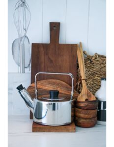 tetera en una cocina moderna