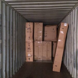 cajas dentro de un contenedor