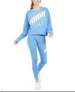 personja con una sudadera de puma color azul claro