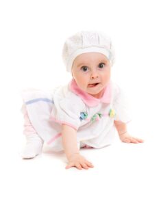 un bebe con un traje de chef